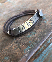 Load image into Gallery viewer, Mooond | Men&#39;s Raw leather Bracelet | Engraved for him
